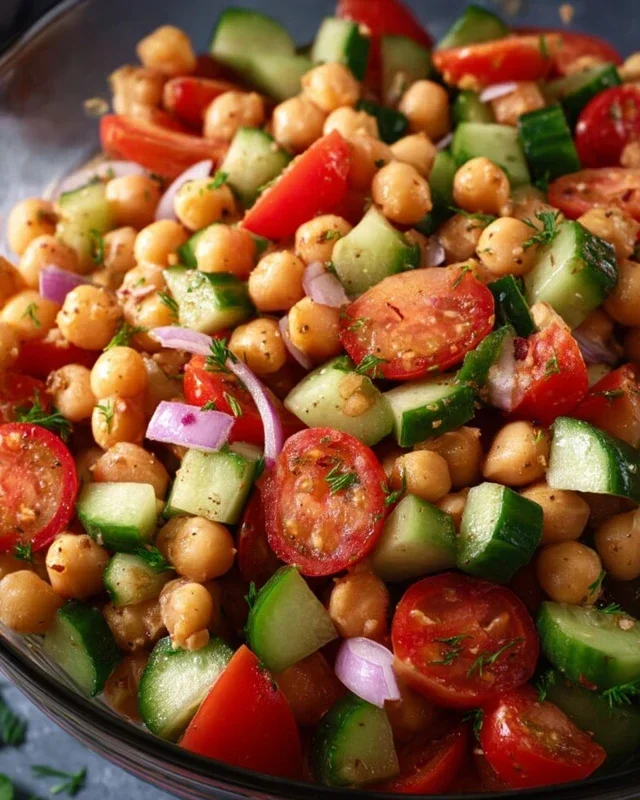 Kichererbsen Salat mit Gurke und Tomaten