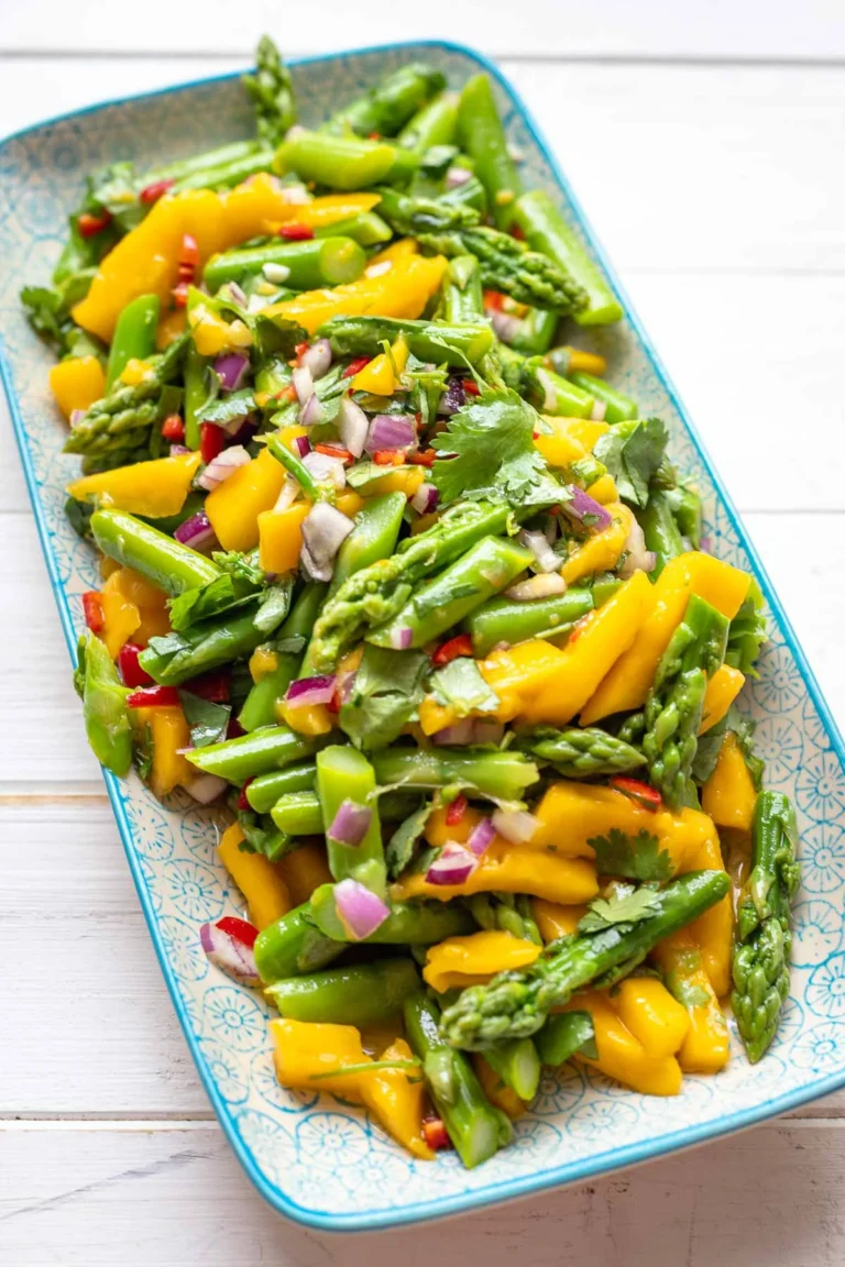 Spargelsalat mit Mango